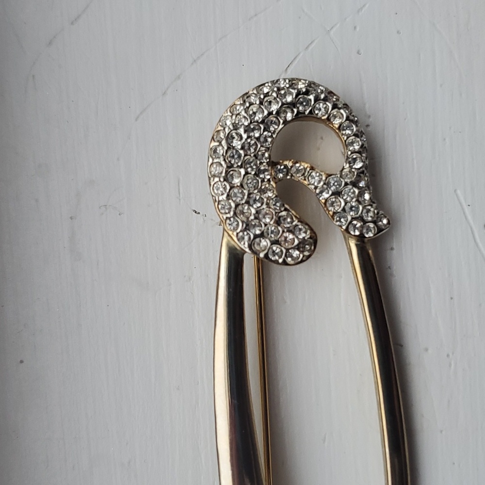 "A" brooch - Picture 2 of 3